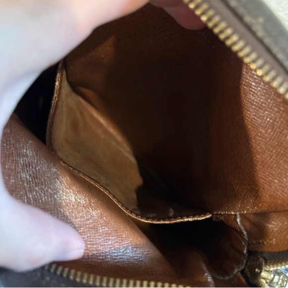 Louis Vuitton Amazon Brown
Monogram Crossbody Bag - Picture 6 of 11